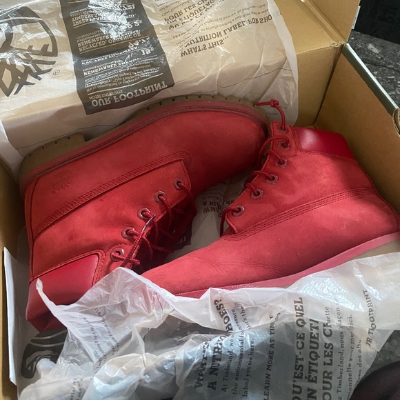Red Timberlands - Picture 3 of 4